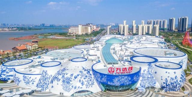 世界最大青花瓷建築建成！占地285畝、斥資400億，外形仿照景德鎮青花瓷，內部更是另有乾坤