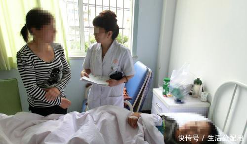 丈夫車禍成植物人，妻子照顧十年，他醒後一瞧沙發，和妻子離了婚！