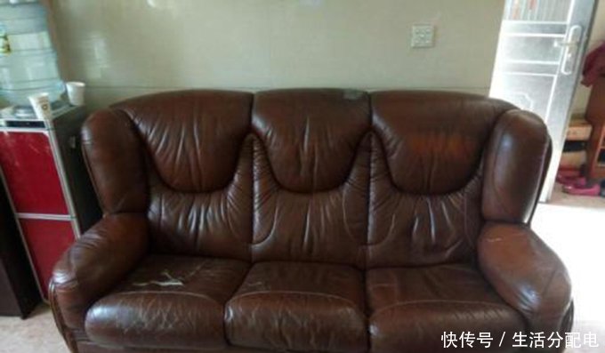 丈夫車禍成植物人，妻子照顧十年，他醒後一瞧沙發，和妻子離了婚！