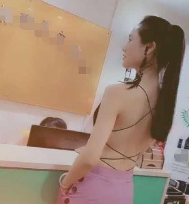 最美「肚兜小姐姐『』走紅，背影看去滴出水來，網友淪陷其中！