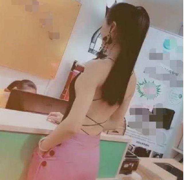 最美「肚兜小姐姐『』走紅，背影看去滴出水來，網友淪陷其中！