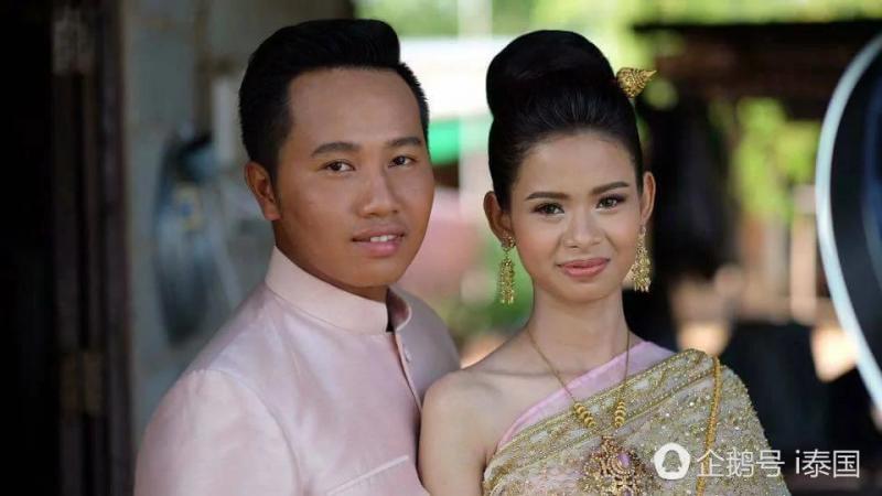 新娘被畫成「如花」 換化妝師 再結一次