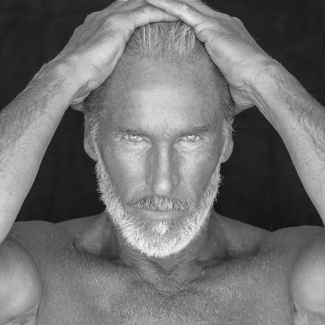 60歲的大爺，20歲的身體，18歲的生活方式，這才是活得最賺的人生 