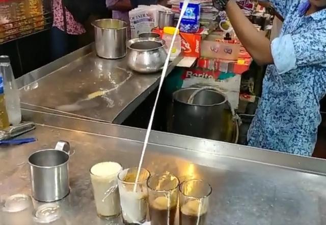 印度最便宜的奶茶，製作過程不忍直視，居然有點好喝 
