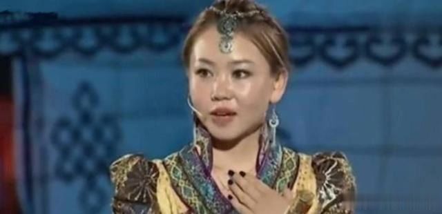 少女偷家裡的「屠羊刀」鑒寶，鑒定時專家手抖忙問：你媽是誰？