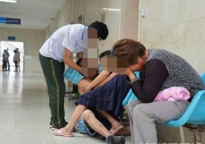 22歲孕婦沒日沒夜打麻將，剖腹取出孩子後，全家嚎啕大哭
