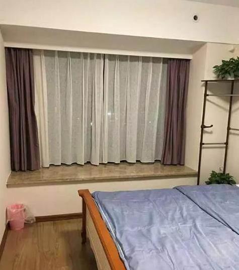 老婆堅持在洗手間裝「兩個門」, 開始我不解, 完工後鄰居紛紛效仿