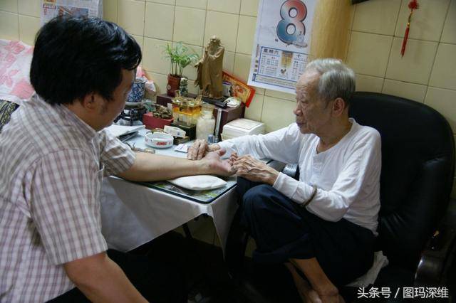 老中醫正骨秘方，1把大蔥2片薑，7天粉碎頸椎病，42年未失手