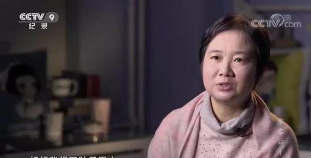 10年跟拍5個孩子，反差巨大，放手的媽媽VS不放手的媽媽形成鮮明對比