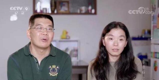 10年跟拍5個孩子，反差巨大，放手的媽媽VS不放手的媽媽形成鮮明對比