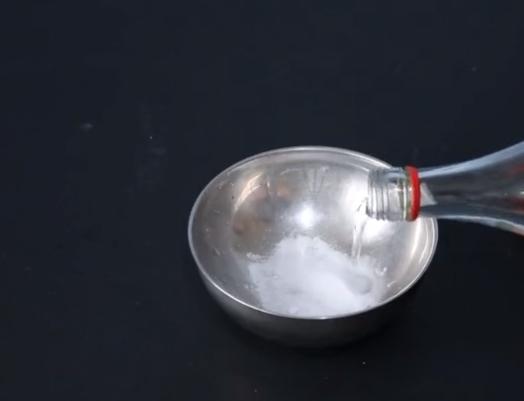 教你不用一滴水，一年沒清理的冰箱，立馬煥然一新，快告訴家裡人