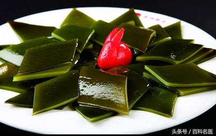 下巴上長出許多白色的小點點，是怎麼回事兒？該怎麼處理呢？