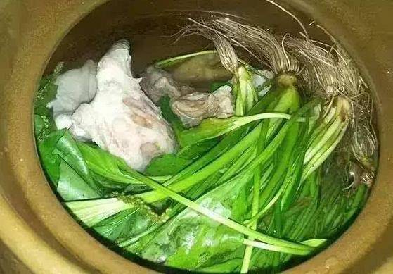 痛風的人一定要看一看，每天用它泡水喝，排出高尿酸，痛風不再痛！！