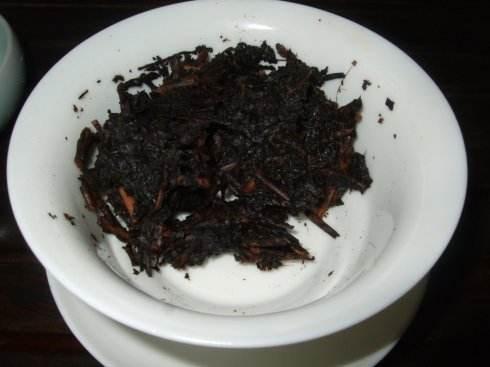胃不好的人，晚上睡覺前，經常喝點它，保護胃黏膜，還能預防口臭