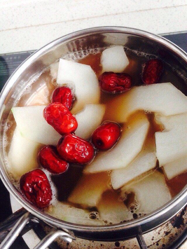 身體不胖卻有小肚子，每天喝一碗，祛濕消腫、小肚子慢慢平了。抗餓不傷身