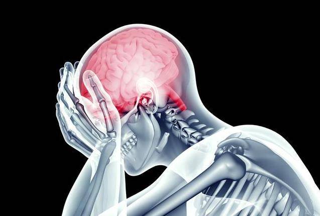腦中風都是「吃」出來的？醫生：過了50歲，這3種食物再喜歡也要忌口，戒掉4惡習，腦血管不好的人注意！