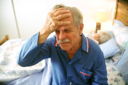 腦中風都是「吃」出來的？醫生：過了50歲，這3種食物再喜歡也要忌口，戒掉4惡習，腦血管不好的人注意！