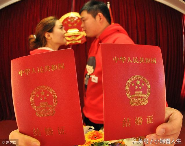 給你五萬，把你娘家的拆遷房過戶一套給小叔子，我們又不白要！