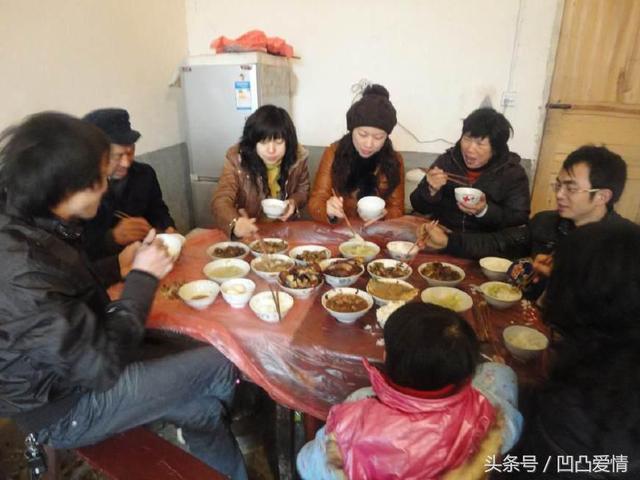 大姑姐賴在娘家5年，我讓她搬走，婆婆：閨女，住多久我養多久