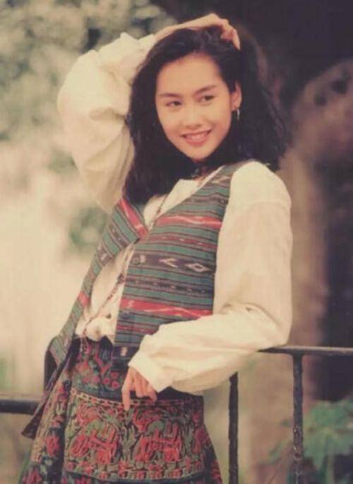 邱淑貞女兒已是很漂亮了，沒想到看到朱茵女兒，網友：簡直就是小朱茵~