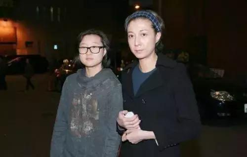 45歲吳綺莉曬霸氣美照，沒有成龍她會活得更好，但她卻感恩經歷！
