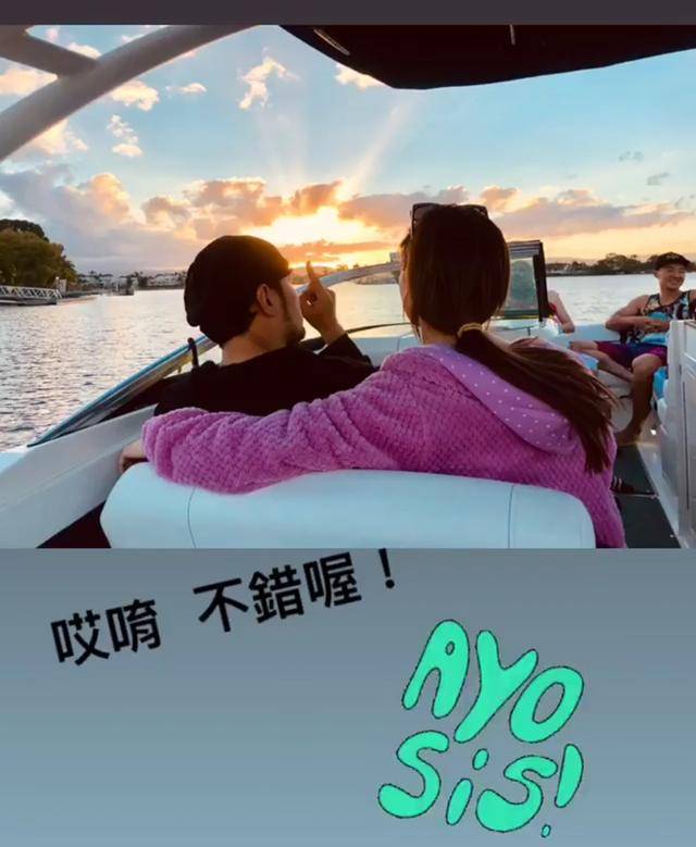 昆凌一家人回娘家，周董抱女兒坐皮劃艇卻讓老婆推！唯獨不見弟弟！