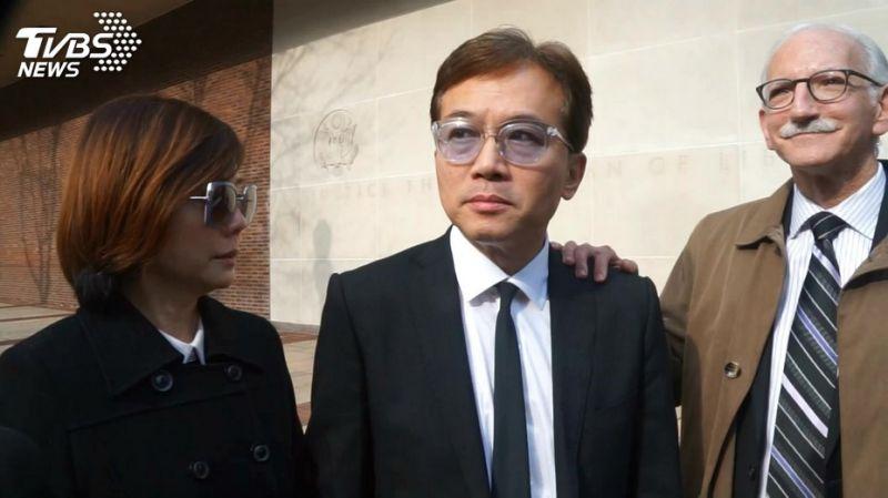 孫安佐健身「緋聞女友貼身上」曖昧放閃　甜笑轉頭「正到連他都害羞」網讚：好登對