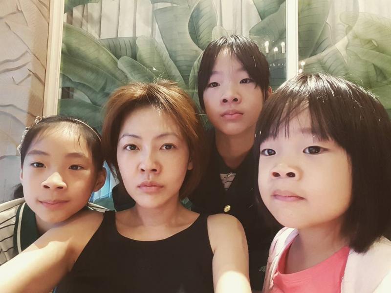 美到不可思議！小S三個女兒越大越漂亮❤個個都是高級名模臉！網民：誰還敢說她們丑？！