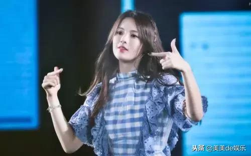 官宣，他倆終於戀愛了，交往5個月，上節目秀恩愛，沒人敢信 