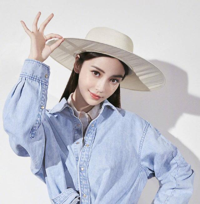 寶寶唱歌跑調，小海綿奶聲稱讚：媽媽最美麗，萌化了 