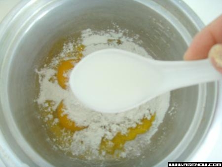 超簡單超好吃！用飯鍋就能輕鬆做出蓬鬆圓滿的蛋糕，做給父母吃，做給你愛的人吃!!!