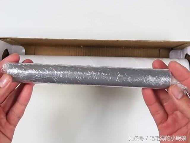 這位阿嬤腦洞大開，只一個動作竟把「十顆雞蛋」做成「一根雞蛋」，讓媽媽的媽媽們都看跪了