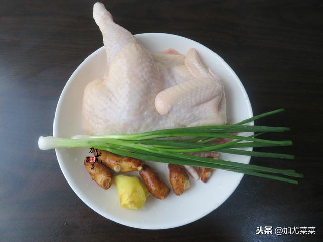廣東媳婦教你醬油雞正宗做法，半碗醬油搞定，皮香肉滑，簡單易學