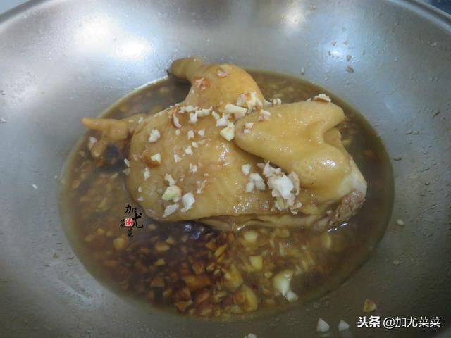 廣東媳婦教你醬油雞正宗做法，半碗醬油搞定，皮香肉滑，簡單易學