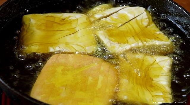 豆腐這麼做下飯又下酒，做法簡單味道好，一盤不夠吃，先收藏了