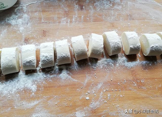 教你做手工饅頭，掌握了2個訣竅，不塌陷，不變形，暄軟有嚼勁