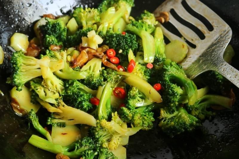【熗拌西蘭花】西蘭花這樣做又脆又好吃，還特入味，5分鐘出鍋，營養不流失