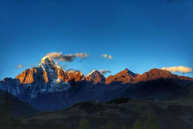 四姑娘山旁風景，景色不輸九寨溝、稻城亞丁！美醉成仙，未商業化
