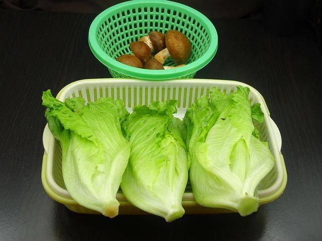 越吃眼睛越亮的一道菜，學生吃了，護眼明目，老人吃了，預防老花眼