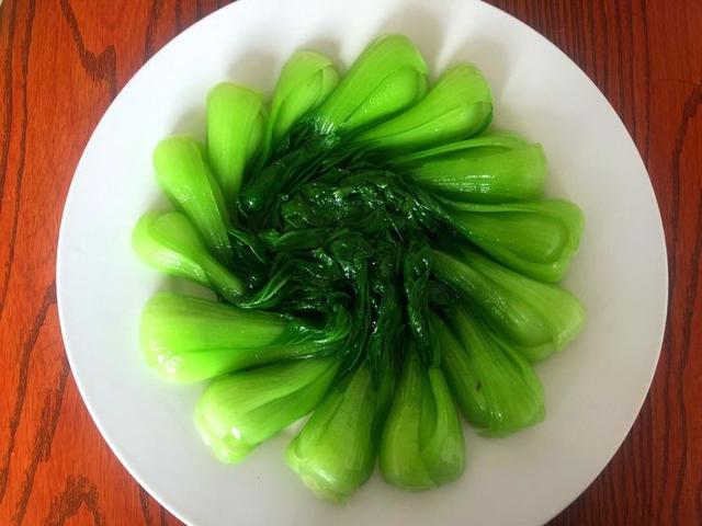 冬天吃油菜好處多多，補足氣血，淡化皺紋，你愛吃嗎？