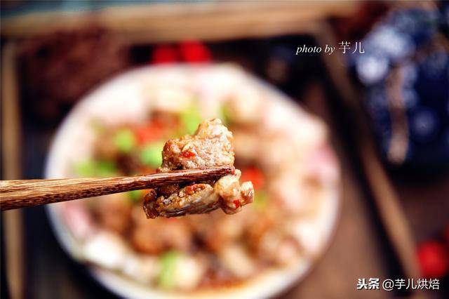 芋頭蒸排骨這麼做，麻辣鮮香，軟糯入味，全家都愛吃，秘訣很簡單