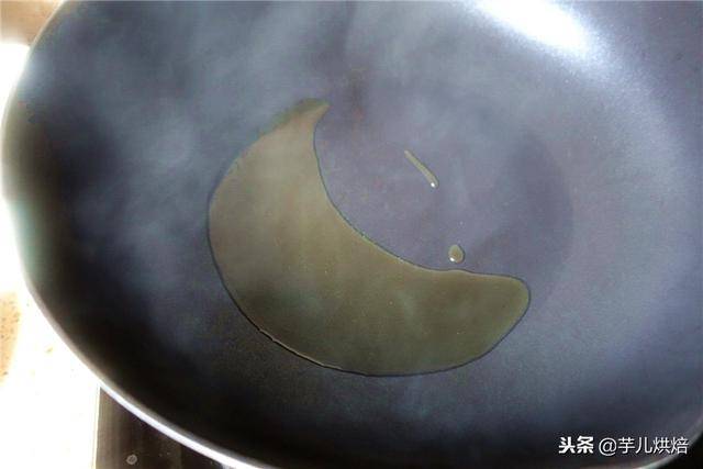 芋頭蒸排骨這麼做，麻辣鮮香，軟糯入味，全家都愛吃，秘訣很簡單