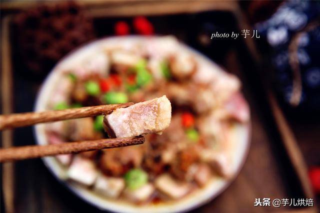 芋頭蒸排骨這麼做，麻辣鮮香，軟糯入味，全家都愛吃，秘訣很簡單