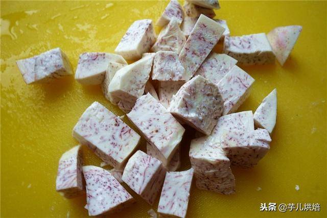 芋頭蒸排骨這麼做，麻辣鮮香，軟糯入味，全家都愛吃，秘訣很簡單
