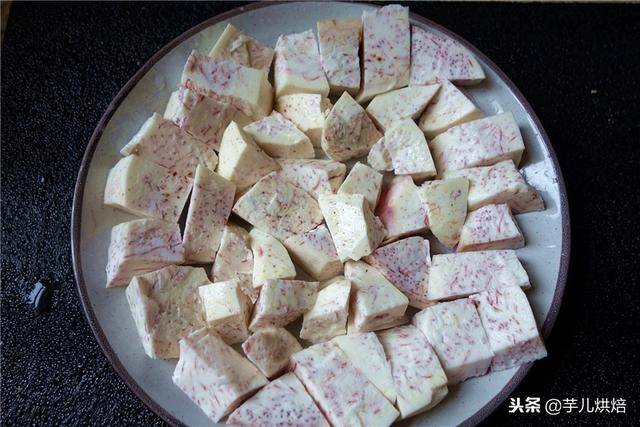 芋頭蒸排骨這麼做，麻辣鮮香，軟糯入味，全家都愛吃，秘訣很簡單