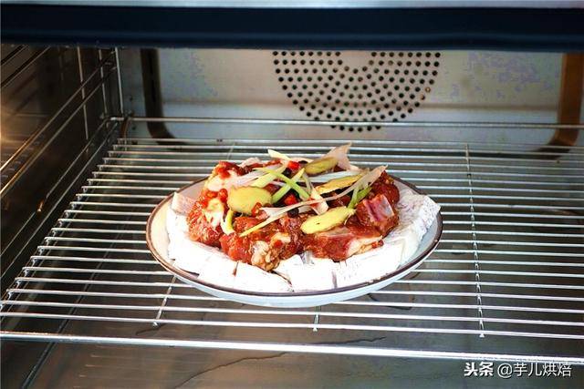 芋頭蒸排骨這麼做，麻辣鮮香，軟糯入味，全家都愛吃，秘訣很簡單