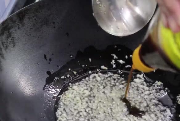 豆腐別再紅燒了，試試這種做法，一頓能吃個2斤，味道鮮美還簡單