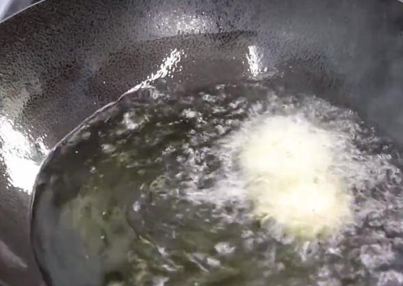 豆腐別再紅燒了，試試這種做法，一頓能吃個2斤，味道鮮美還簡單