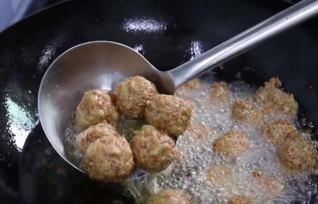 豆腐別再紅燒了，試試這種做法，一頓能吃個2斤，味道鮮美還簡單