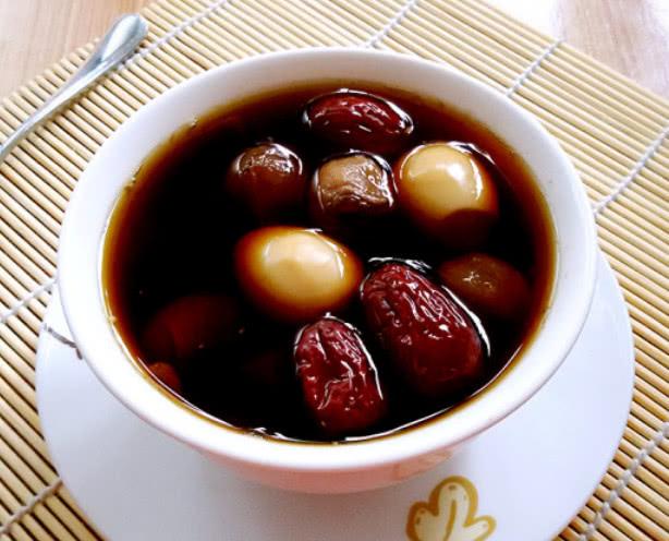 4種家常食材，自製天然「褪黃劑」，50歲阿姨每天早餐喝一碗，皮膚水潤白嫩，比面膜效果還要好